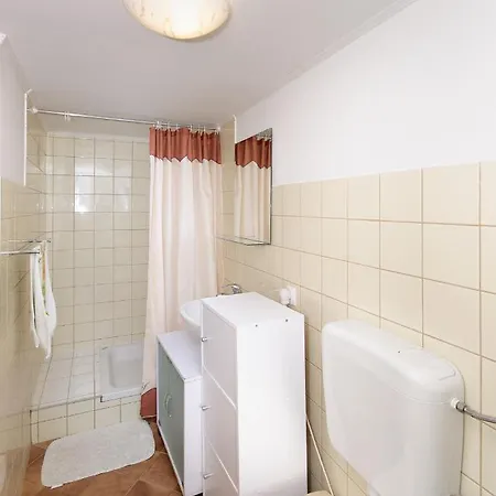 Holiday home In - Insel Rab 17776